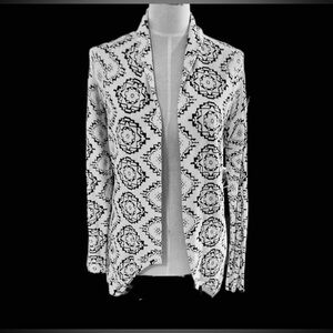 Cyrus Women's White Black Abstract Geo Print Knit Cardigan M